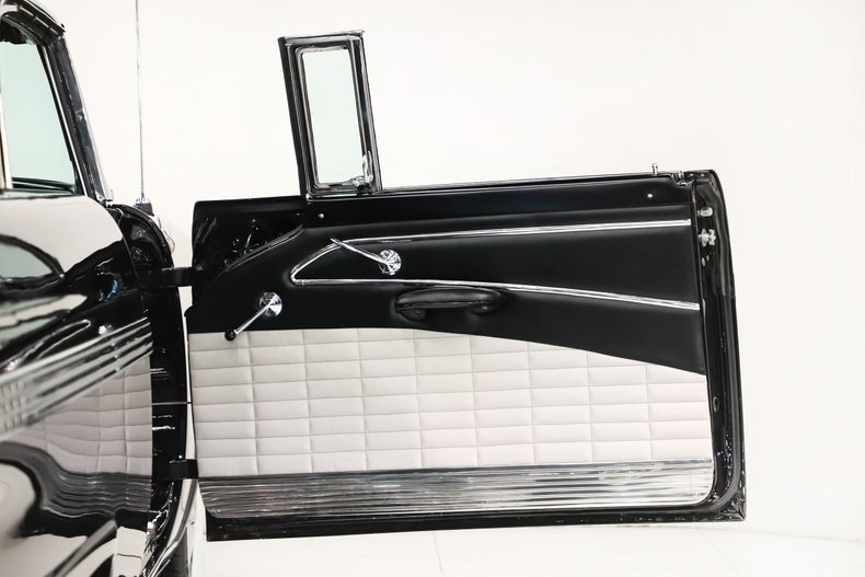Ford-Victoria-1956-Raven-Black-Black-38