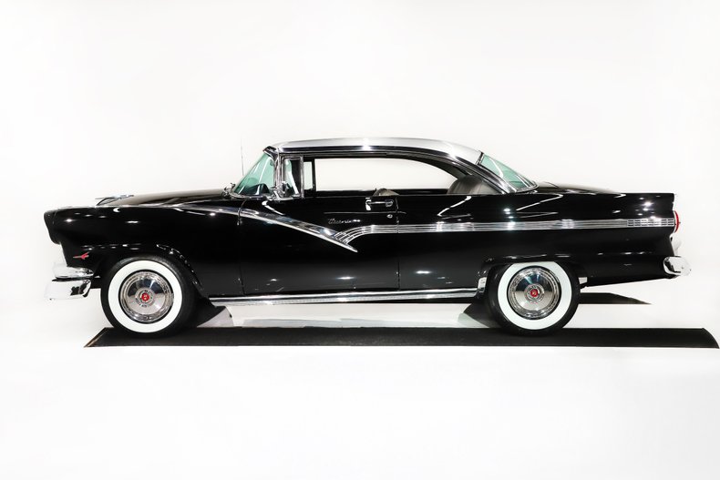 Ford-Victoria-1956-Raven-Black-Black-4
