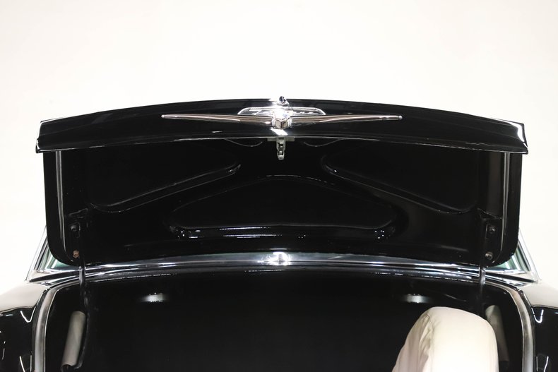 Ford-Victoria-1956-Raven-Black-Black-43