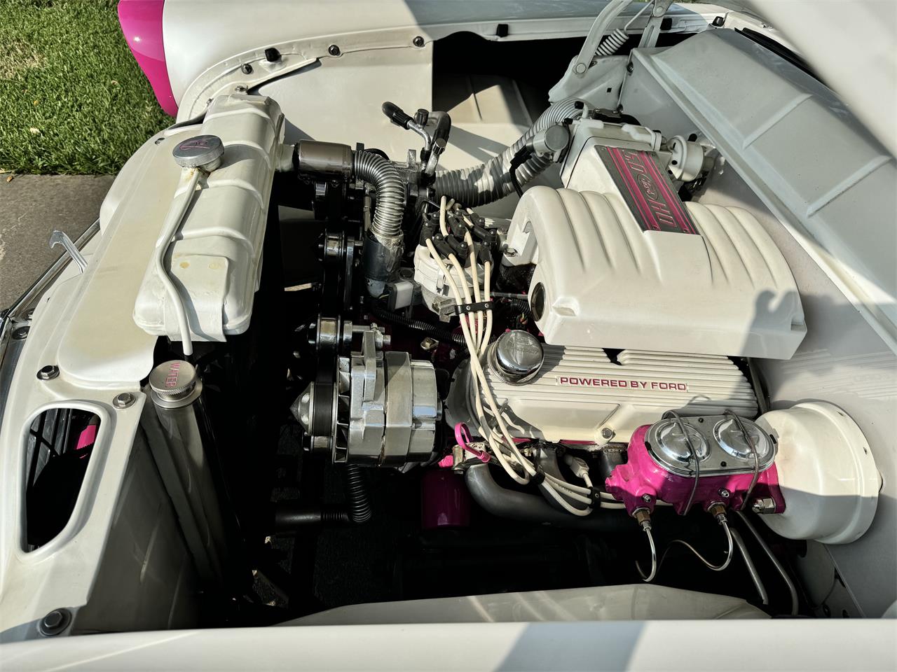 Ford-Victoria-1956-pinkwhite-pinkwhite-15