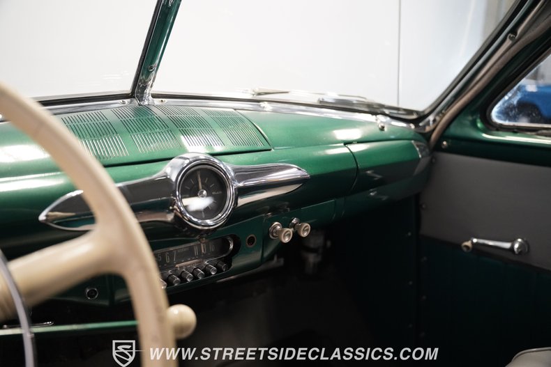 Ford-Woody-1950-Metallic-Green-Green-16
