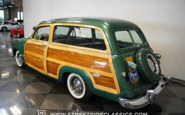 Ford-Woody-1950-Metallic-Green-Green-24