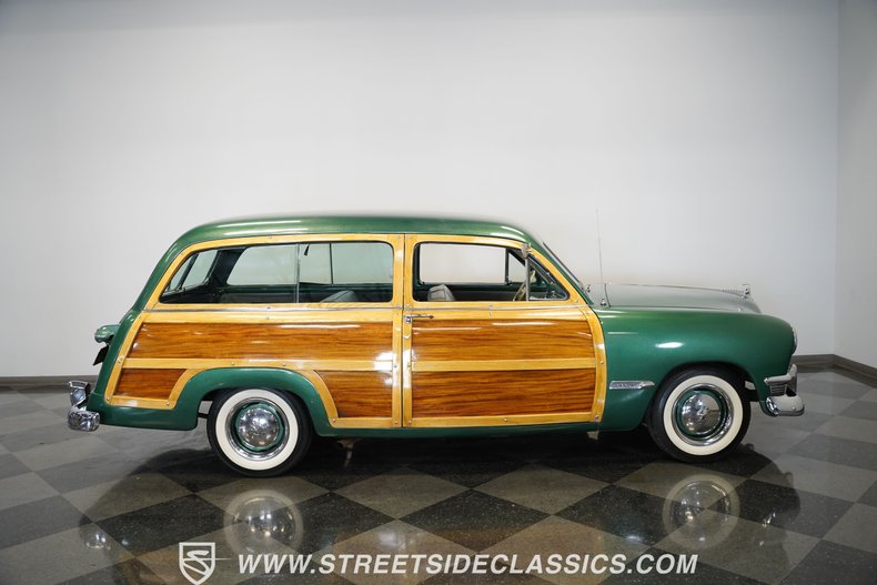 Ford-Woody-1950-Metallic-Green-Green-30