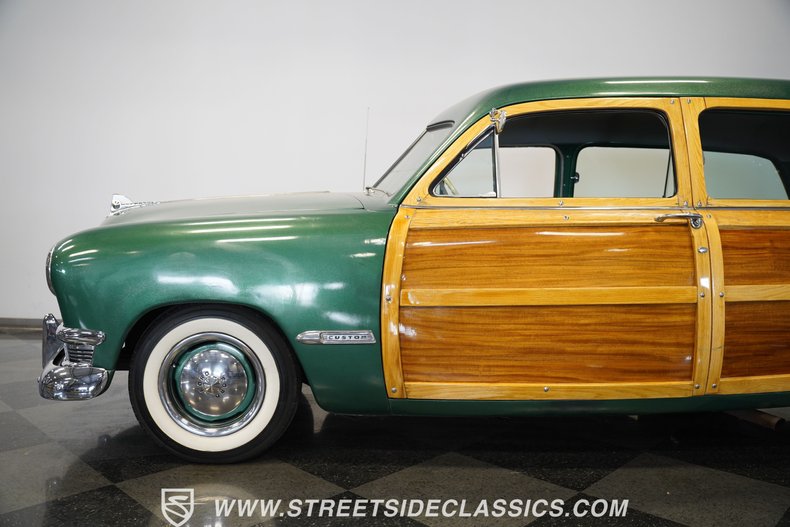Ford-Woody-1950-Metallic-Green-Green-36