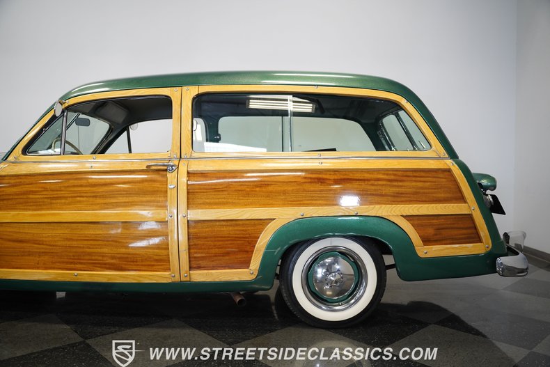 Ford-Woody-1950-Metallic-Green-Green-37