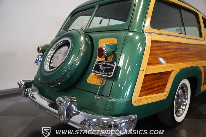 Ford-Woody-1950-Metallic-Green-Green-40