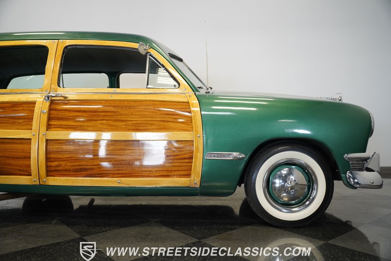 Ford-Woody-1950-Metallic-Green-Green-42
