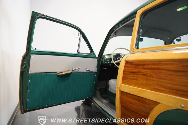 Ford-Woody-1950-Metallic-Green-Green-46