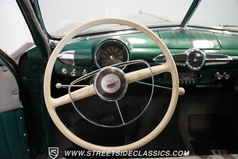 Ford-Woody-1950-Metallic-Green-Green-8