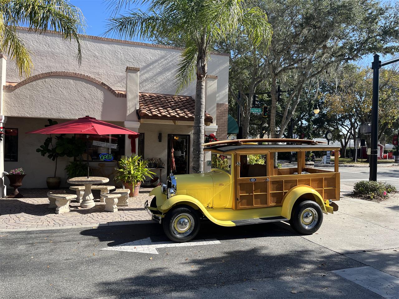 Ford-Woody-wagon-1929-Yellow-Tan-10
