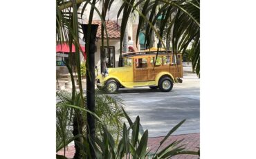 Ford-Woody-wagon-1929-Yellow-Tan-11