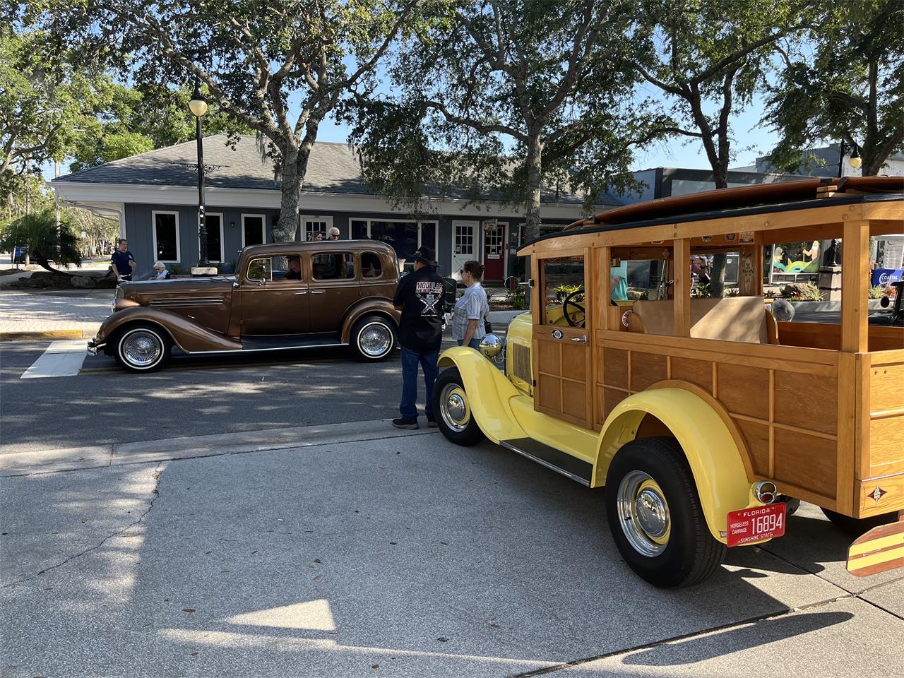 Ford-Woody-wagon-1929-Yellow-Tan-14