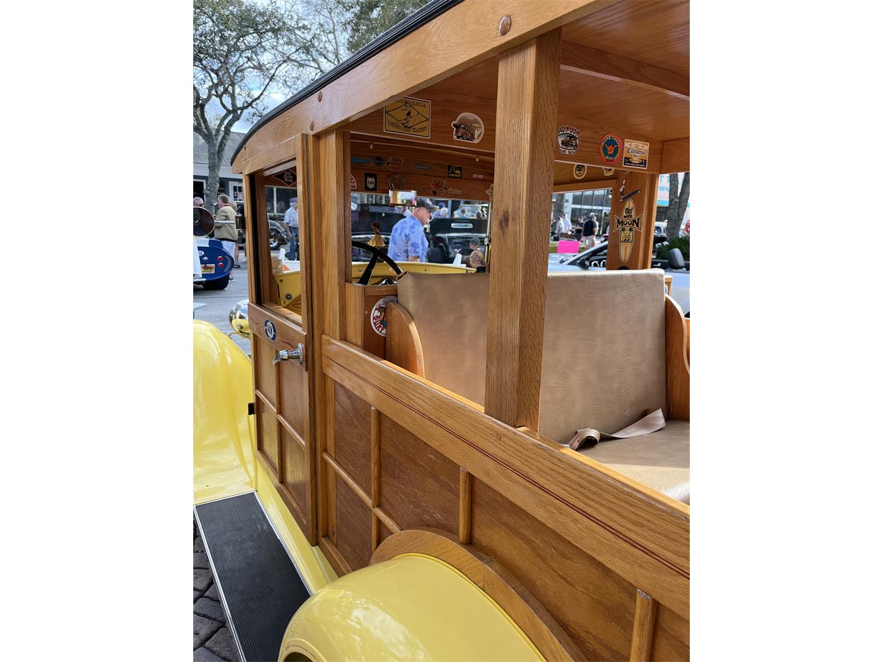 Ford-Woody-wagon-1929-Yellow-Tan-2