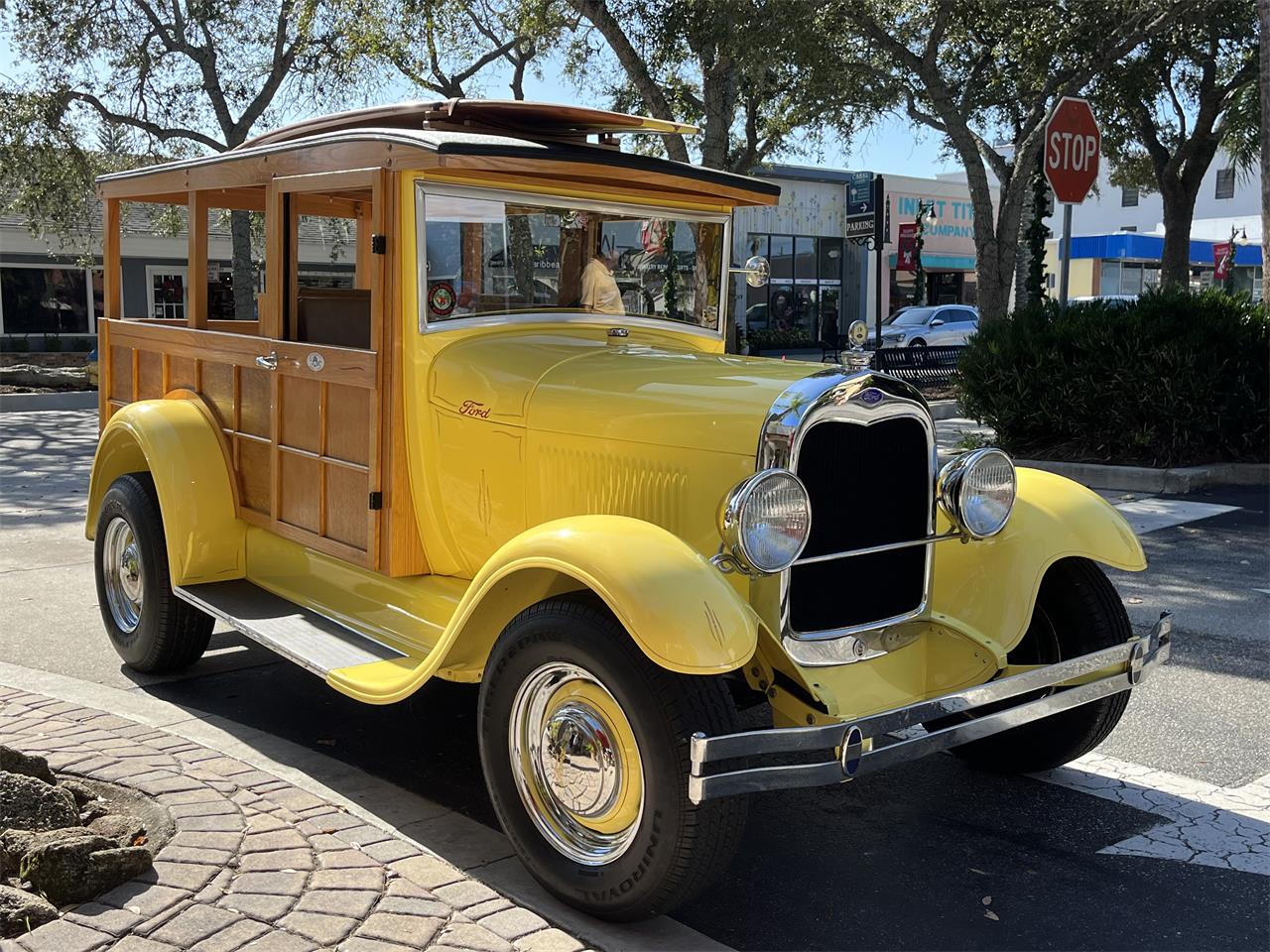 Ford-Woody-wagon-1929-Yellow-Tan-5