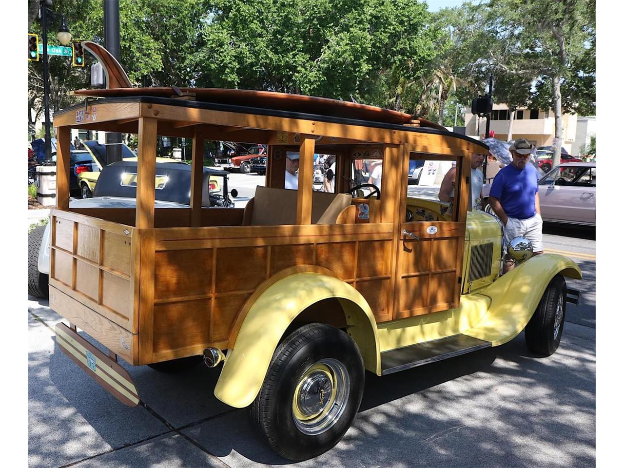 Ford-Woody-wagon-1929-Yellow-Tan-8