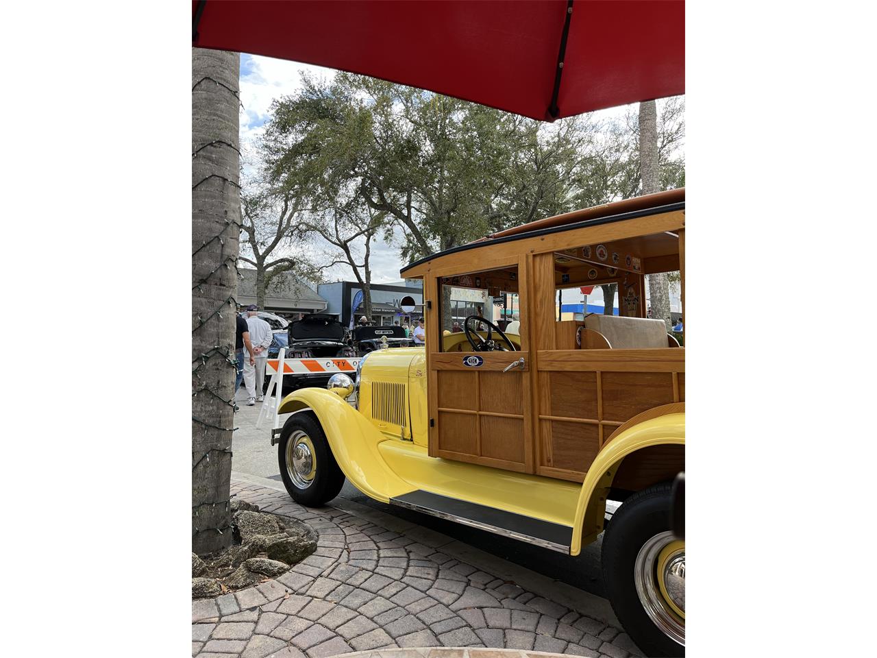 Ford-Woody-wagon-1929-Yellow-Tan-9