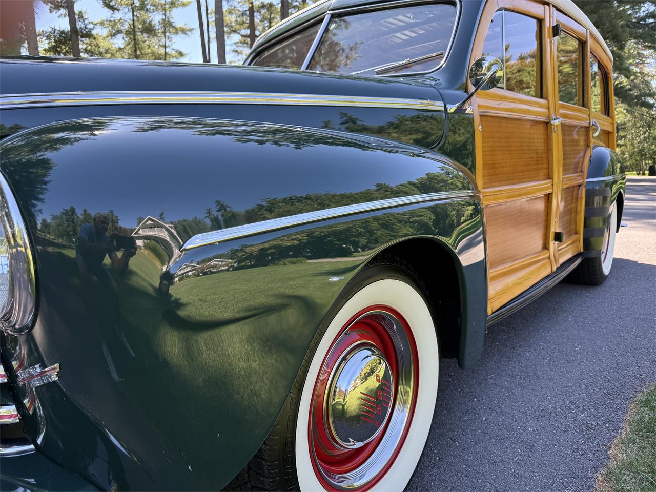 Ford-Woody-wagon-1946-Green-Tan-1
