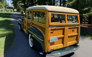 Ford-Woody-wagon-1946-Green-Tan-10