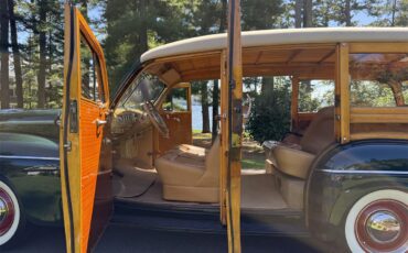 Ford-Woody-wagon-1946-Green-Tan-14