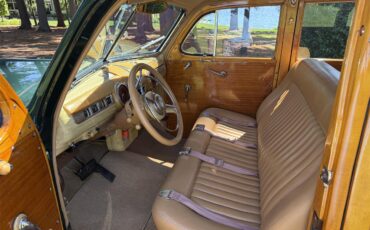 Ford-Woody-wagon-1946-Green-Tan-16