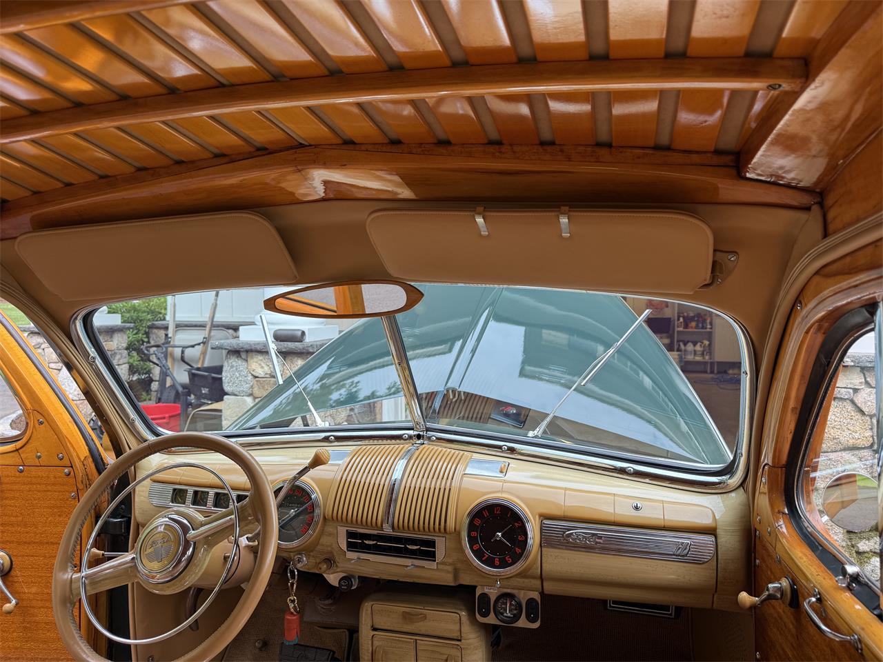 Ford-Woody-wagon-1946-Green-Tan-18