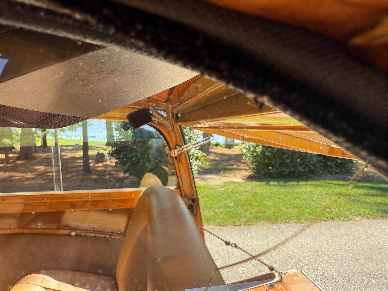 Ford-Woody-wagon-1946-Green-Tan-21