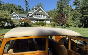 Ford-Woody-wagon-1946-Green-Tan-23