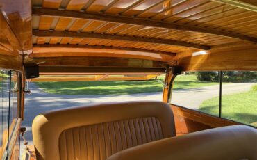Ford-Woody-wagon-1946-Green-Tan-25