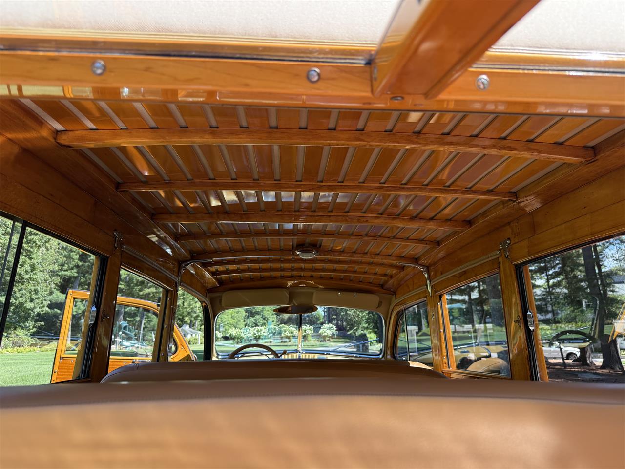 Ford-Woody-wagon-1946-Green-Tan-27
