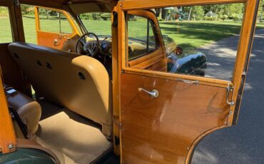Ford-Woody-wagon-1946-Green-Tan-28