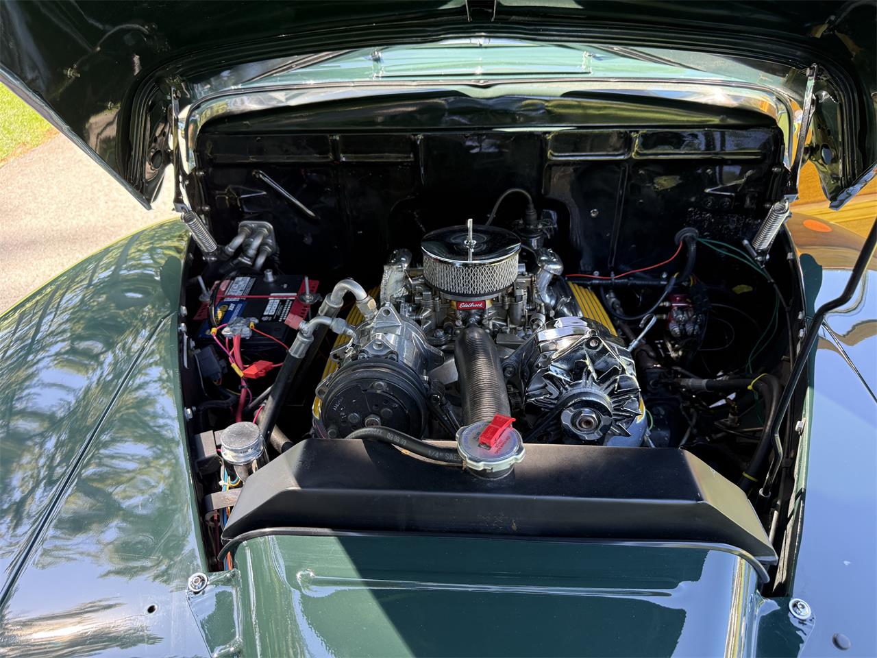 Ford-Woody-wagon-1946-Green-Tan-37