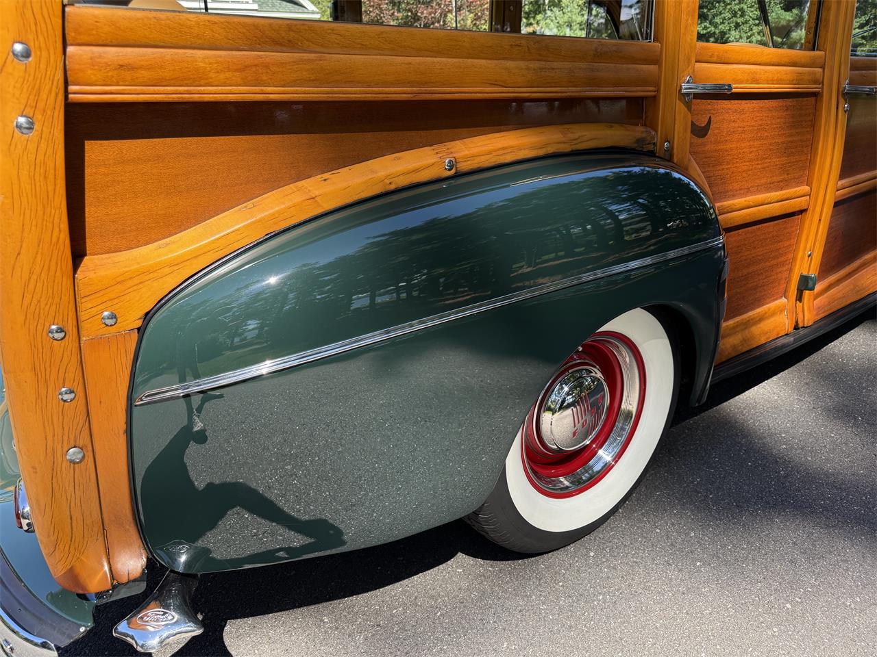Ford-Woody-wagon-1946-Green-Tan-8