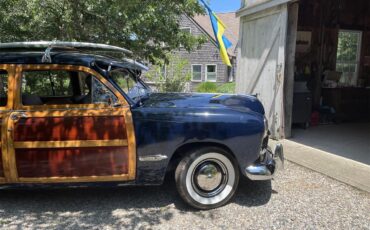 Ford-Woody-wagon-1949-blue-saddle-1