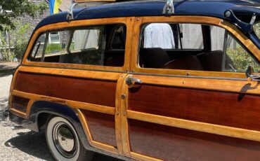 Ford-Woody-wagon-1949-blue-saddle-14