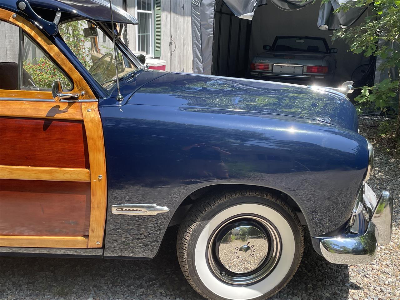 Ford-Woody-wagon-1949-blue-saddle-15