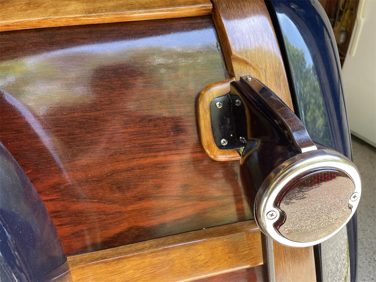 Ford-Woody-wagon-1949-blue-saddle-20