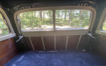 Ford-Woody-wagon-1949-blue-saddle-23
