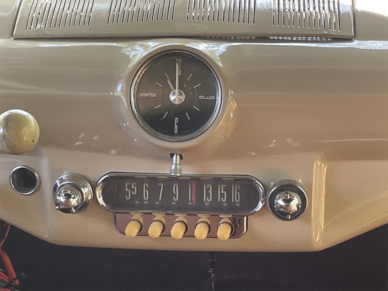 Ford-Woody-wagon-1949-blue-saddle-24