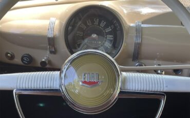 Ford-Woody-wagon-1949-blue-saddle-25
