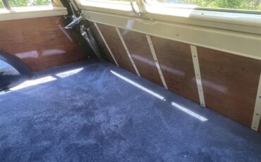 Ford-Woody-wagon-1949-blue-saddle-4