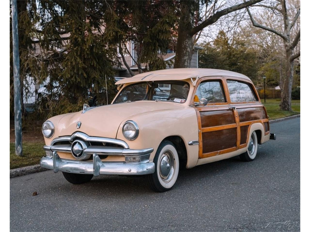 Ford-Woody-wagon-1950-Beige-Tan-7