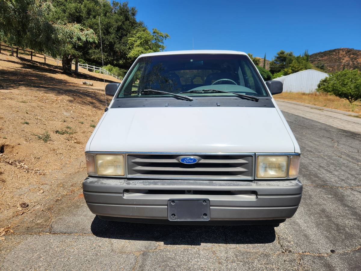 Ford-aerostar-1995-white-2