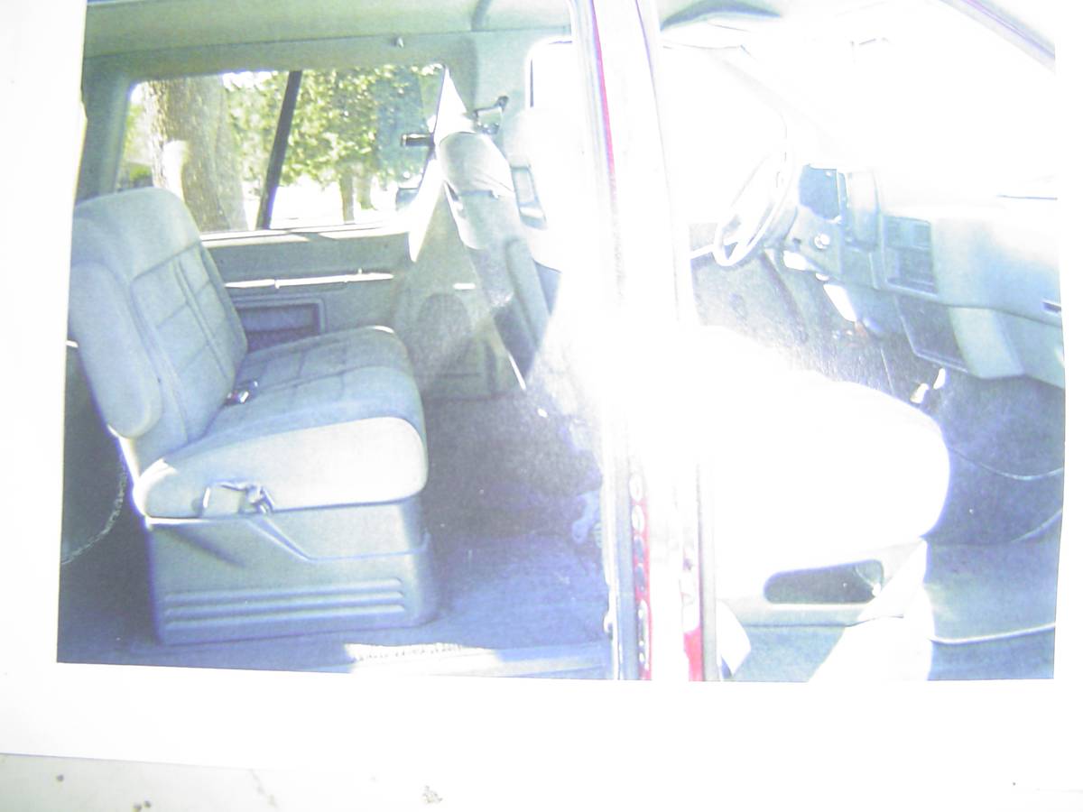 Ford-aerostar-base-1987-red-2