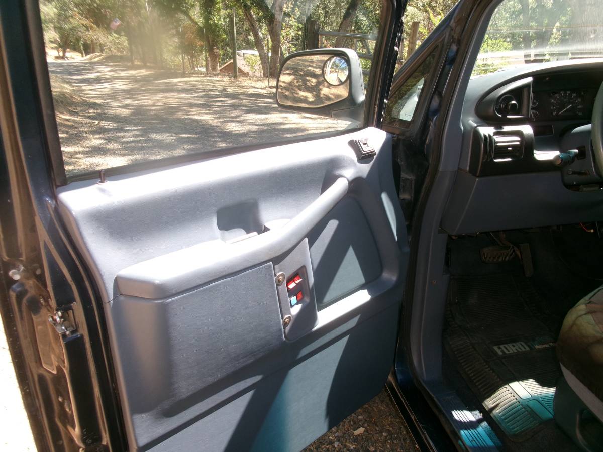 Ford-aerostar-xl-1993-blue-10