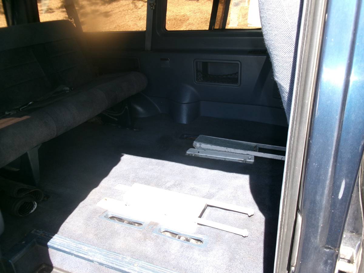 Ford-aerostar-xl-1993-blue-7