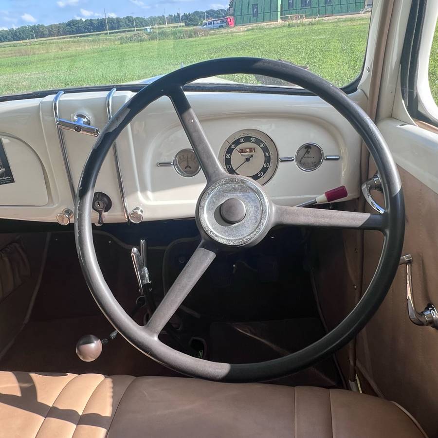 Ford-anglia-1936-white-2