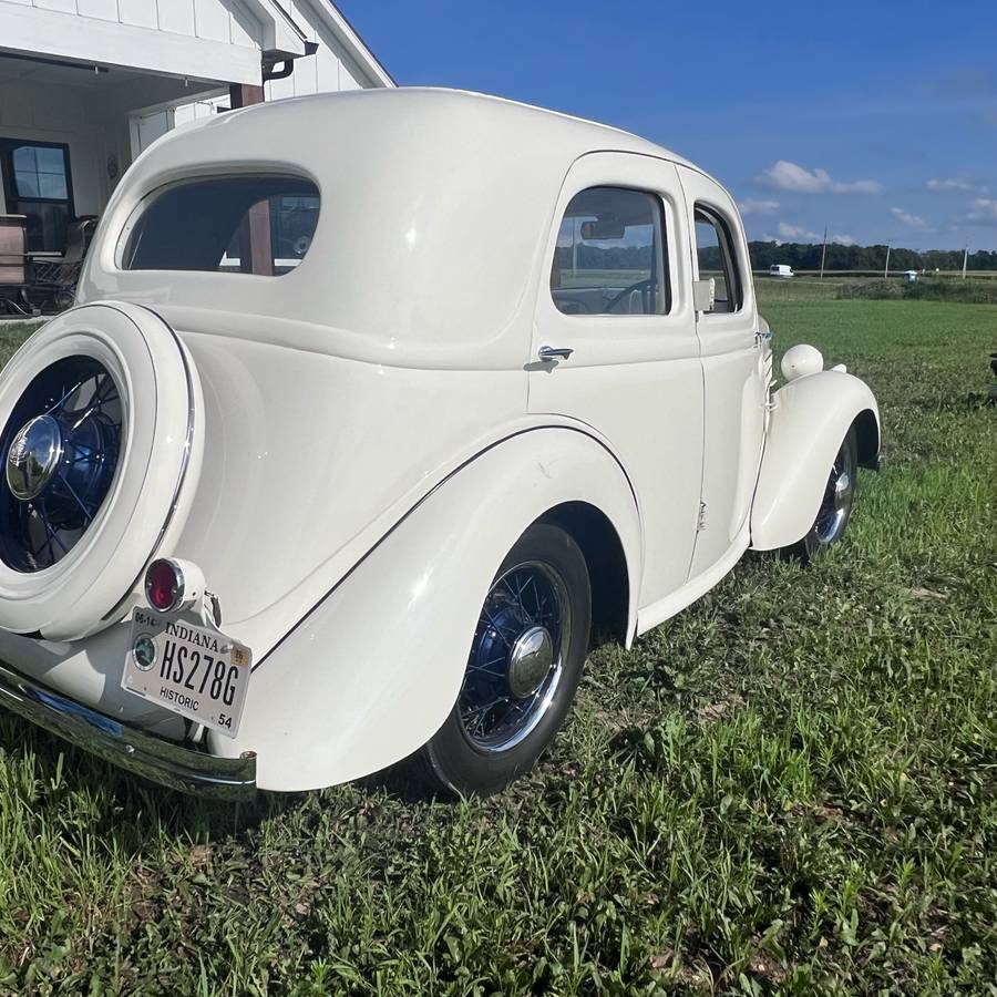 Ford-anglia-1936-white-3