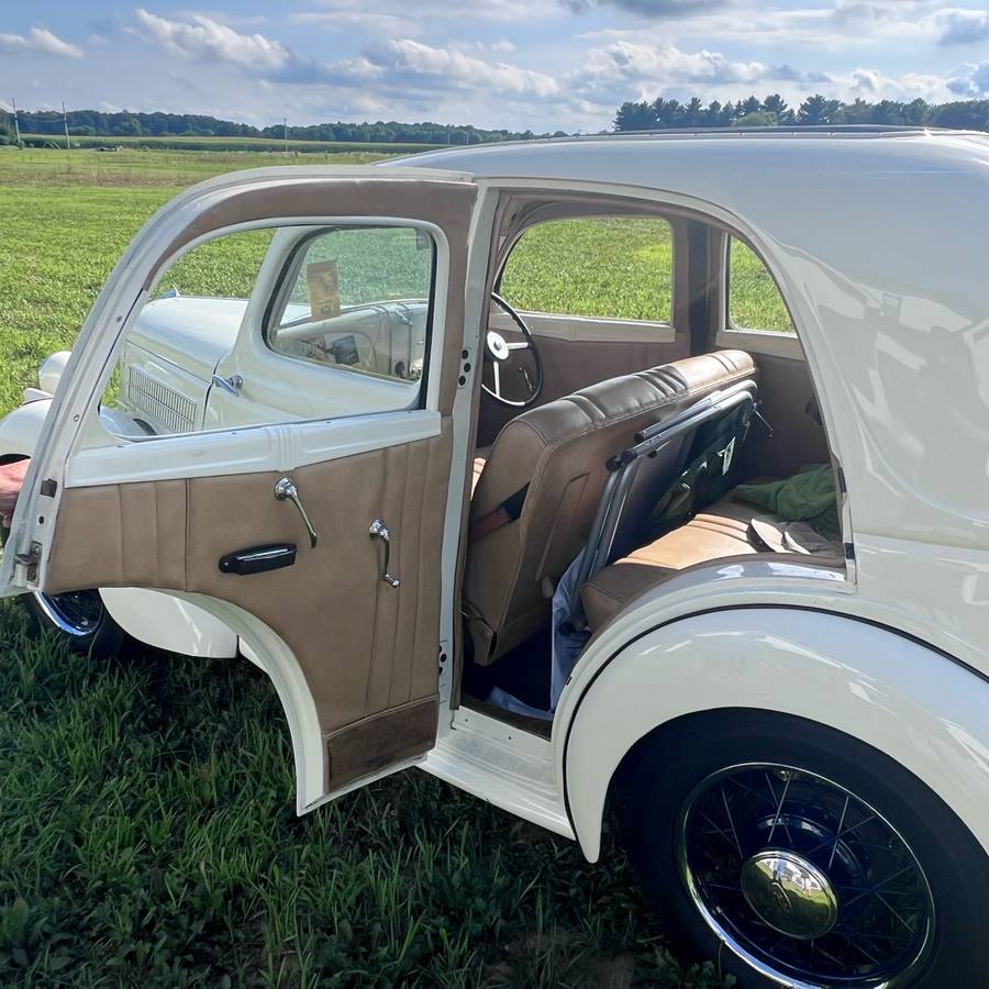 Ford-anglia-1936-white-5
