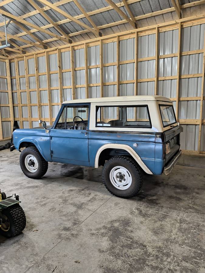Ford-bronco-1966-blue-1