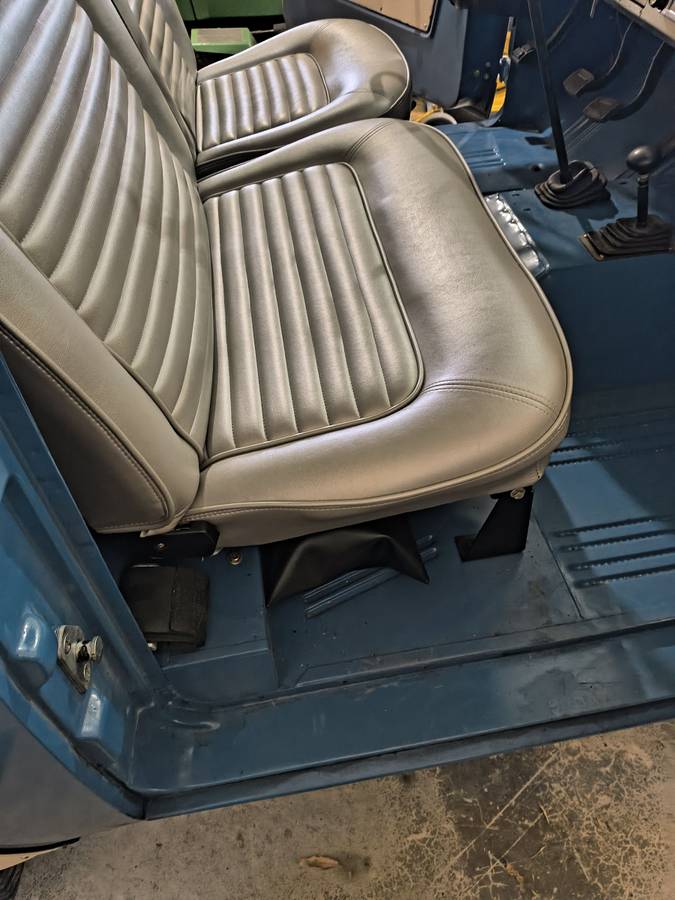 Ford-bronco-1966-blue-8